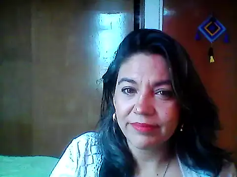 XxAntonellaxxx online show from January 5, 2026, 5:27 pm