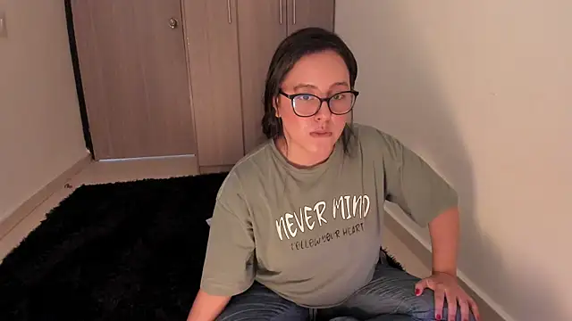 Venus cat  online show from October 4, 2025, 8:40 pm