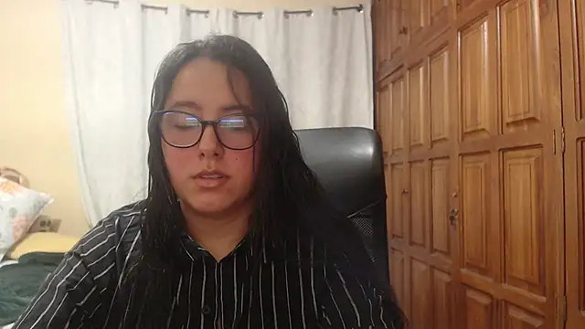 Venus cat  online show from April 5, 2026, 2:42 am