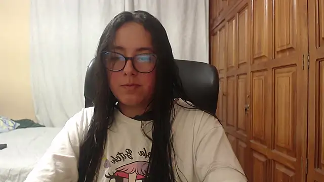 Venus cat  online show from April 24, 2026, 3:09 am