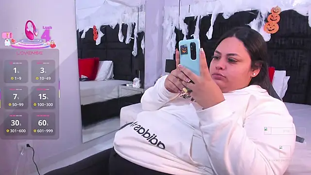 MayaCurvy online show from October 21, 2025, 4:35 am