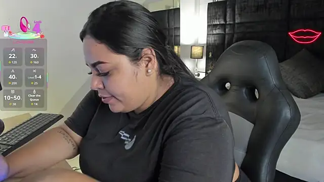 MayaCurvy online show from January 8, 2026, 2:58 am