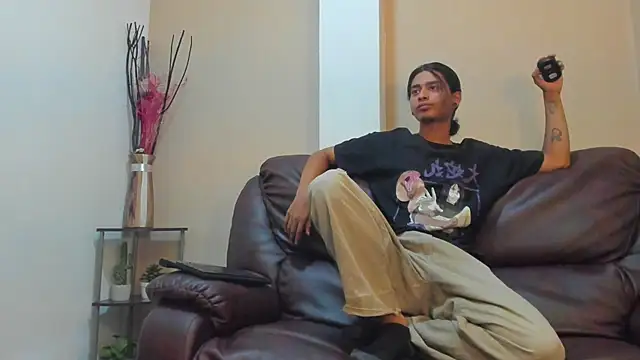 Dickie Dicking online show from October 3, 2025, 8:39 pm