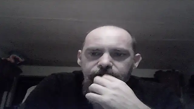 crazyheratic8 online show from April 5, 2026, 3:36 am