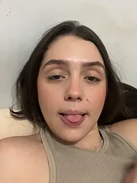 Snapshot of luiza_barcelos chatting on October 17, 2025, 8:55 pm luiza barcelos online show from October 17, 2025, 8:55 pm