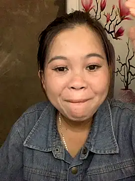 lan-xinh01 online show from October 1, 2025, 6:30 am