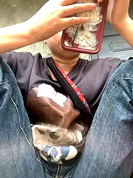 lan-xinh01 online show from October 30, 2025, 2:13 am