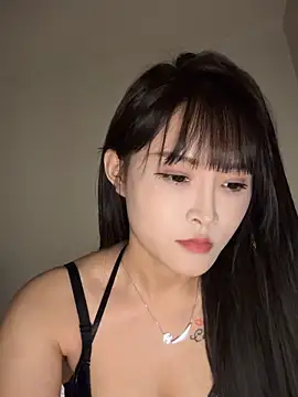 weiweibaby9 online show from October 5, 2025, 2:15 pm