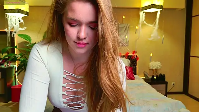 Snapshot of EmilyWhispers chatting on October 8, 2025, 7:44 pm EmilyWhispers online show from October 8, 2025, 7:44 pm