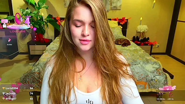 Snapshot of EmilyWhispers chatting on November 14, 2025, 9:46 pm EmilyWhispers online show from November 14, 2025, 9:46 pm