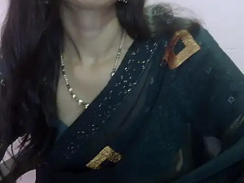 Laila Cute online show from May 4, 2026, 5:25 am