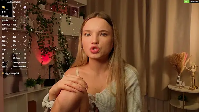 JulieLupo online show from November 16, 2025, 6:08 am