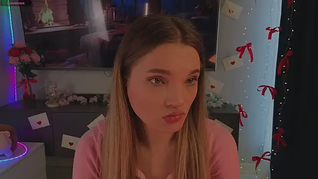 JulieLupo online show from March 21, 2026, 6:40 am