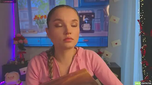 JulieLupo online show from April 2, 2026, 6:11 am