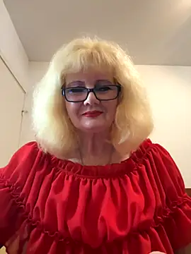 Snapshot of BoloshkaBlonda chatting on October 23, 2025, 4:17 pm BoloshkaBlonda online show from October 23, 2025, 4:17 pm