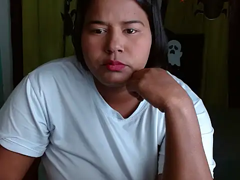 Ebony luna online show from October 16, 2025, 1:23 pm