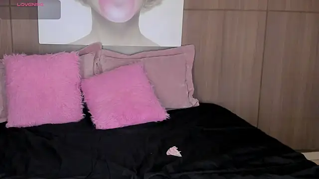 saraycollins online show from June 5, 2026, 3:35 am