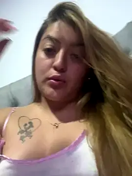 Snapshot of itsgianna chatting on October 15, 2025, 5:29 am itsgianna online show from October 15, 2025, 5:29 am