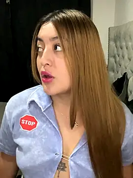 Snapshot of itsgianna chatting on October 16, 2025, 1:28 am itsgianna online show from October 16, 2025, 1:28 am
