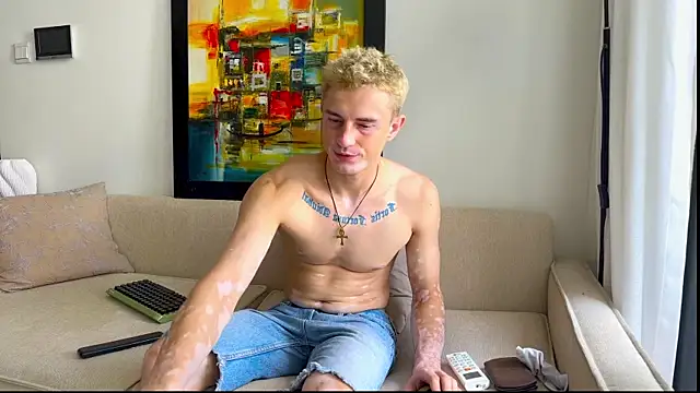 YummyGann online show from November 30, 2025, 5:00 am