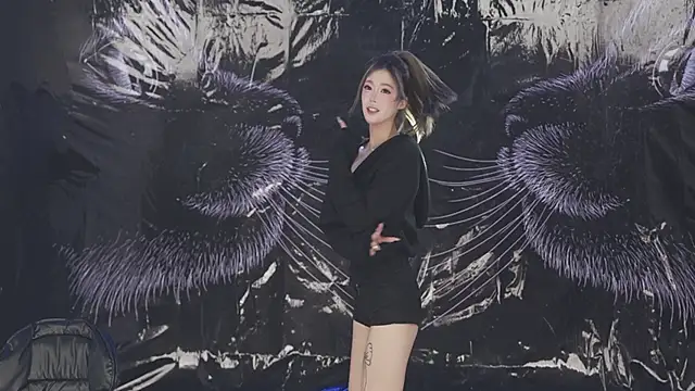 sweetgirls666 online show from April 7, 2026, 11:21 am