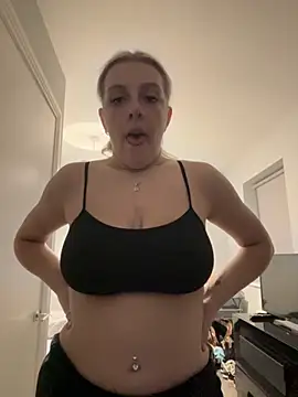 LucyLowbb online show from October 12, 2025, 8:30 pm