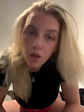 LucyLowbb online show from November 1, 2025, 10:34 pm