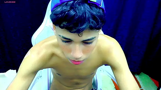 Im david02 online show from November 10, 2025, 1:10 pm