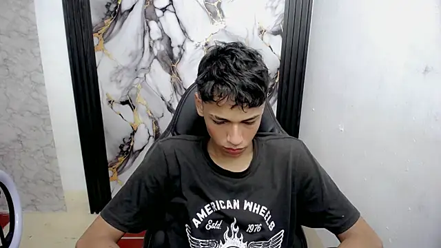 Im david02 online show from November 29, 2025, 1:14 pm