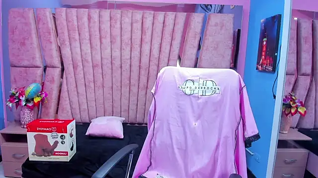 sarah sweett  online show from March 25, 2026, 1:39 pm