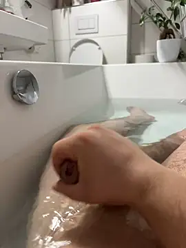 DomnHuan online show from October 10, 2025, 6:40 pm