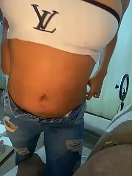 Snapshot of Itanydiorr chatting on November 14, 2025, 3:38 am Itanydiorr online show from November 14, 2025, 3:38 am