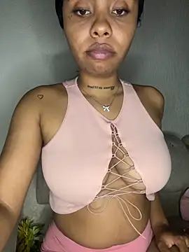 Snapshot of Itanydiorr chatting on November 27, 2025, 7:10 am Itanydiorr online show from November 27, 2025, 7:10 am