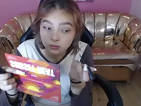 mia foster t online show from October 15, 2025, 12:49 pm