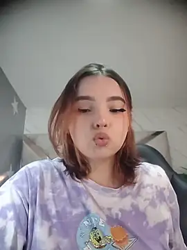 mia foster t online show from March 18, 2026, 1:47 pm