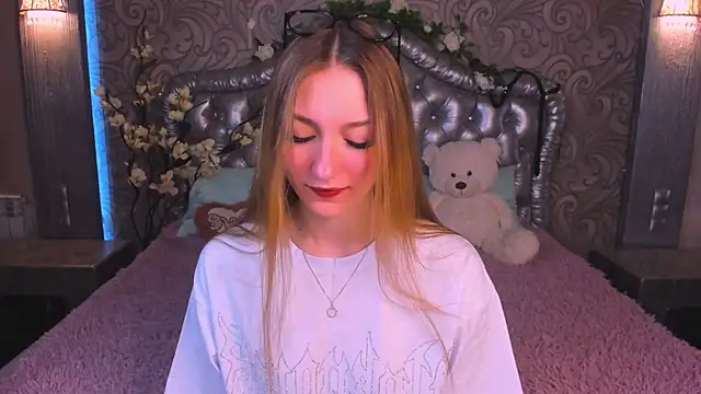 AngelAnabelle online show from November 30, 2025, 8:02 pm