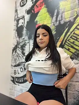 ArieliciousXXX online show from May 29, 2026, 1:09 pm