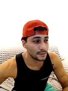 gooddboy01 online show from October 2, 2025, 6:37 pm