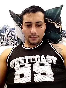 gooddboy01 online show from October 31, 2025, 7:26 pm