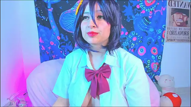 Miaengels  online show from November 12, 2025, 12:22 am