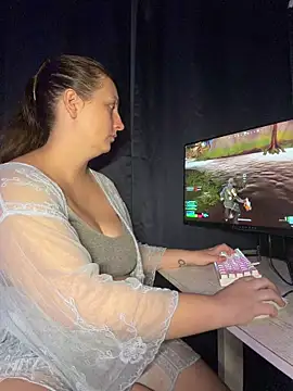 allnaturalmermaid online show from April 14, 2026, 3:45 am