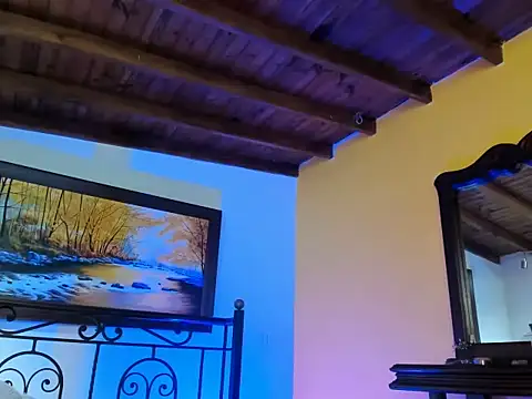 Zulyhenao online show from October 12, 2025, 3:55 pm