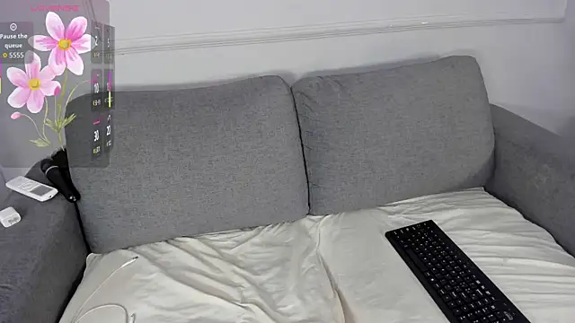 Nahomycarterr online show from April 1, 2026, 11:55 am