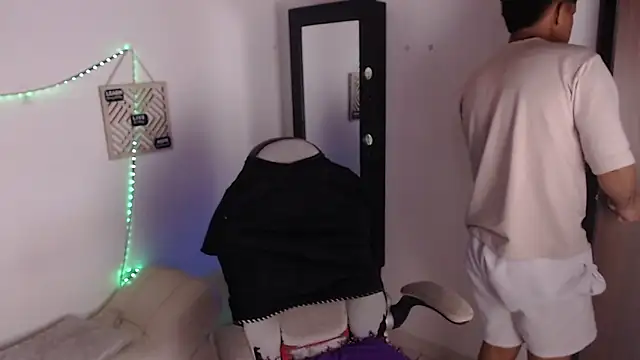 Snapshot of Dylan_horny chatting on October 9, 2025, 12:47 pm Dylan horny online show from October 9, 2025, 12:47 pm