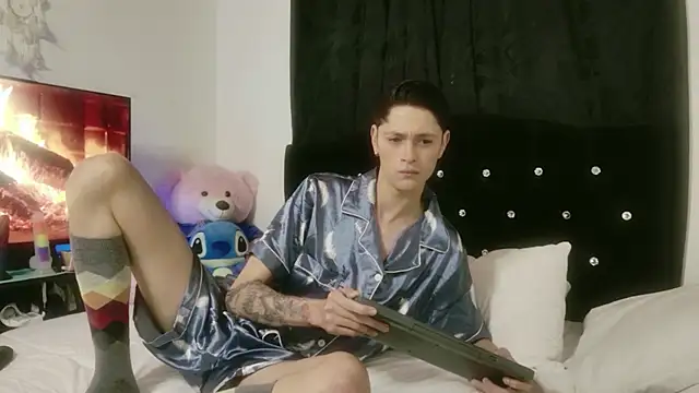 Tyler cat online show from October 18, 2025, 12:39 pm