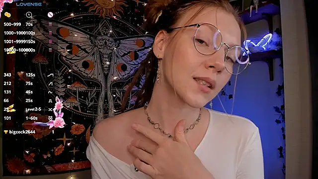 lyra thenymph online show from October 17, 2025, 10:40 am