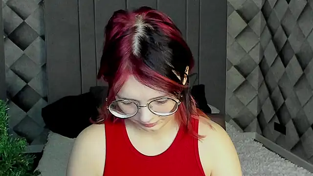 shy elina01 online show from December 5, 2025, 4:54 am