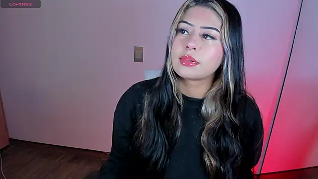 Snapshot of valeska__V chatting on November 14, 2025, 3:49 am valeska V online show from November 14, 2025, 3:49 am