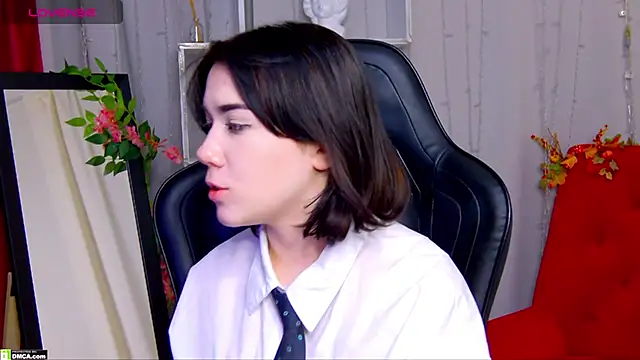 Kelly foox online show from December 1, 2025, 10:42 am