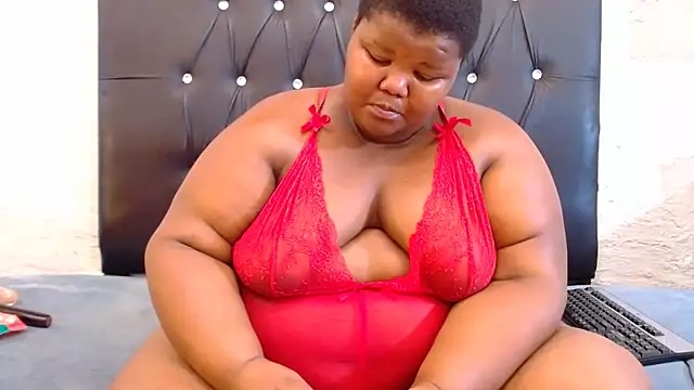 LadyBear2002 online show from March 25, 2026, 4:02 pm